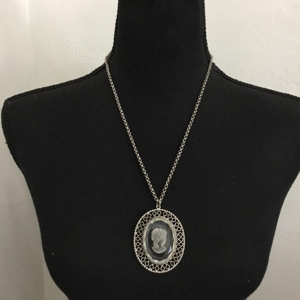 Whiting & Davis Silver-Tone Cameo Pendant Necklace - Picture 4 of 5